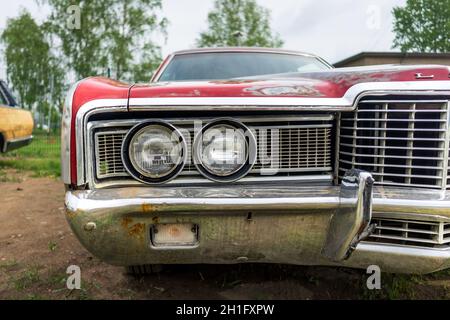 BERLIN, 27. APRIL 2019: Fragment der Full-size Kombi Ford LTD Country Squire, 1972 Stockfoto