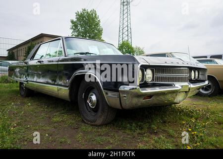 BERLIN, 27. APRIL 2019: Full-size Auto Chrysler New Yorker, 1968 Stockfoto