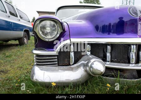 BERLIN, 27. APRIL 2019: Fragment der Full-size Luxus auto Cadillac Serie 62 Sedan, 1958 Stockfoto