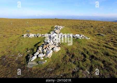 Das White Cross Memorial auf dem Berg Blencathra, Cumbria, Lake District National Park, England, Großbritannien Stockfoto