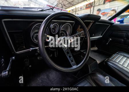 BERLIN - Mai 05, 2018: Innere eines Pony Car Ford Mustang Fastback Mach ich, 1971. Stockfoto