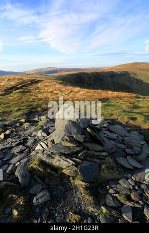 Der Gipfelsturm von Bannerdale Crags Fell, Lake District National Park, Cumbria, England Stockfoto