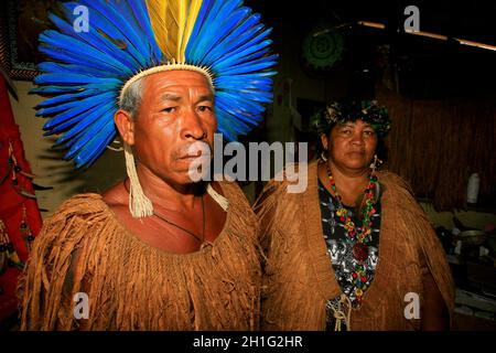 ilheus, bahia / brasilien - 13. februar 2014: indianer der Tupinamba-Ethnie sind im Dorf Itapoa im Olivenca-Bezirk in der Stadt zu sehen Stockfoto