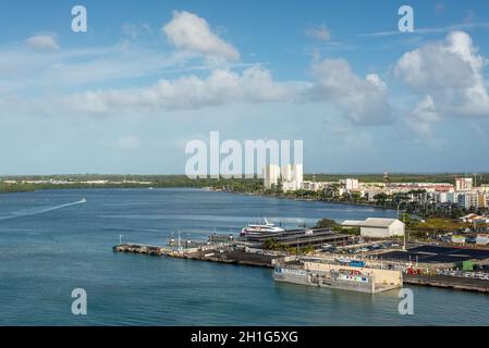 Pointe-à-Pitre, Guadeloupe - Dezember 20, 2016: Waterfront von Pointe-à-Pitre, Guadeloupe, der Region von Frankreich, Kleine Antillen, Caribbea Stockfoto