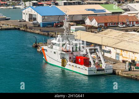 Fort-de-France, Martinique - Dezember 19, 2016: Fischereifahrzeug Roncador vertäut im Hafen von Fort-de-France, Martinique, karibisches Paradies. Martinique i Stockfoto