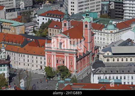 Ljubljana, Slowenien - 12. Oktober 2014: Luftaufnahme Franziskanische Kirche der Verkündigung in Ljubljana, Slowenien. Stockfoto