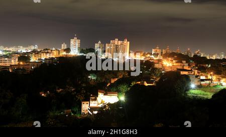 salvador, bahia / brasilien - 2. juli 2020: Nachtansicht des Viertels Cabula in der Stadt Salvador. *** Lokale Bildunterschrift *** JOA SOUZA salvador - Stockfoto