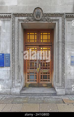 London, Großbritannien - 28. Januar 2013: Eintritt zur Royal Bank of Scotland in Mayfair in London, Großbritannien. Stockfoto