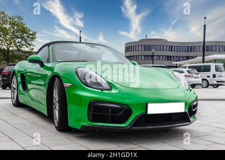 Wetzlar, Deutschland 2020 06 11: Schönes Porsche Auto. Die Porsche AG ist ein deutscher Automobilhersteller, der von Ferdinand Porsche gegründet wurde. Stockfoto