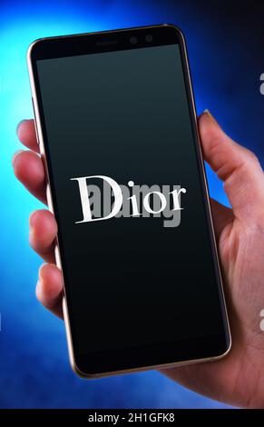 POZNAN, POL - 12. JUN 2020: Smartphone mit dem Logo von Dior, einem französischen Luxusgüterunternehmen Stockfoto