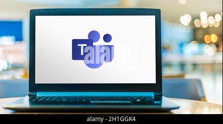 POZNAN, POL - 16. JUN 2020: Laptop-Computer mit Logo von Microsoft-Teams, einer einheitlichen Kommunikations- und Collaboration-Plattform Stockfoto