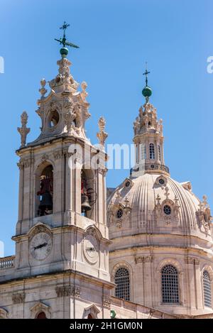 Detailansicht der Kirche - Estrela Basilica da Estrela (Königlichen Basilika und Kloster des Heiligsten Herzens Jesu, 1790) - Basilika und alten Ca Stockfoto