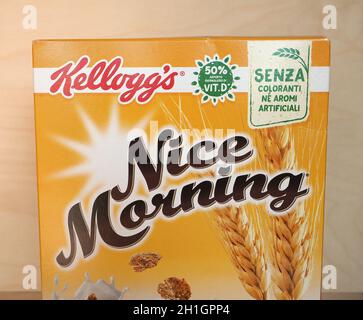 BATTLE CREEK, USA - CA. JULI 2020: Karton mit Kellogg's Nice Morning Cereals Stockfoto