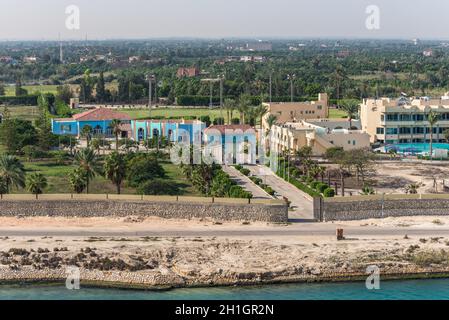 Ismailia, Ägypten - 14. November 2019: Ismailia olympisches Dorf am Ufer des Suezkanals in der Nähe von Ismailia, Ägypten, Afrika. Stockfoto