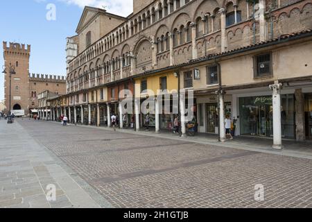 Ferrara, Italien. 6. August 2020.EIN Panoramablick auf die. Kathedrale von Ferrara Stockfoto