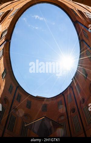 Ferrara, Italien. 6. August 2020. Panoramablick auf das Rotonda Foschini Gebäude in Ferrara, Italien Stockfoto