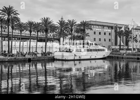 Genua, Italien, 14. Mai 2017: Blick auf Porto Antico (alter Hafen) in Genua, Italien. Die Schwarz-Weiß-Fotografie. Stockfoto