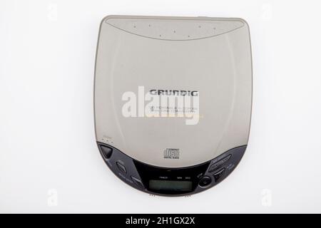 WETZLAR, DEUTSCHLAND 2020-07-16 GRUNDIG CD Portable Player. Stockfoto