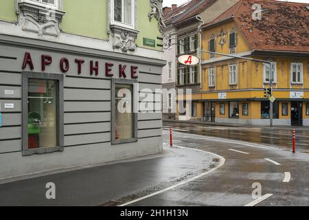 Graz, Österreich. August 2020. Außenansicht einer Apotheke im Stadtzentrum Stockfoto