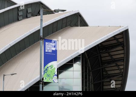 Glasgow, Schottland, Großbritannien. Oktober 2021. Glasgow bereitet sich weiterhin auf die COP26 vor. Bild: UN Climate Change Conference UK 2021 Schild vor der SEC Armadillo, wo die 26. Konferenz nächsten Monat stattfinden wird Quelle: Kay Roxby/Alamy Live News Stockfoto