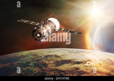 Planet Erde. Raumschiff startet ins All. Elemente dieses Bildes, die von der NASA eingerichtet wurden. Stockfoto