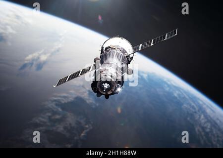 Planet Erde. Raumschiff startet ins All. Elemente dieses Bildes, die von der NASA eingerichtet wurden. Stockfoto