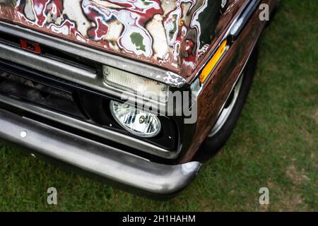 DIEDERSDORF, DEUTSCHLAND - 30. AUGUST 2020: Fragment des großen Pickup-LKW Ford F-150 Ranger XLT, 1979. Die Ausstellung von 'US Car Classics'. Stockfoto