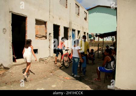 Eunapolis, bahia / brasilien - 15. januar 2009: Menschen, die Mitglieder des Vereins sind Bewohner ohne Dach werden während der Invasion des Hauses gesehen Stockfoto