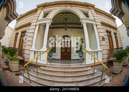 Allgemeine Ansicht von Casa Arias. Berühmte und alte Casa Arias auf Aquiles Serdán Straße im historischen Zentrum von Hermosillo, Sonora, Mexiko. Alte Architektur, INAH ...Haus Arias (Foto von Luis Gutierrez / Norte Photo) Vista General de Casa Arias. famosa y antigua Casa Arias en la calle Aquiles Serdán en el Centro histórico de Hermosillo, Sonora, Mexiko. Arquitectura antigua, INAH... (Foto von Luis Gutierrez/Norte Photo) Stockfoto