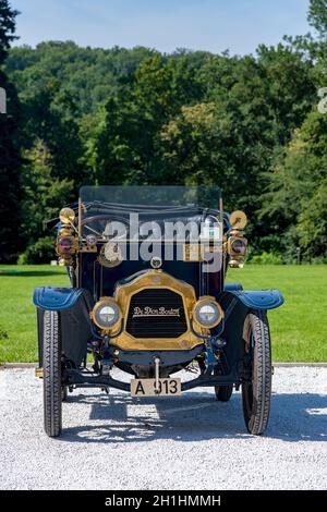 Oldtimer De Dion Bouton AU, Baujahr 1907, 1 Zylinder, Hubraum 942 cm, Leistung 8 PS, max 50 km/h auf ebener Strecke, max 9-10 % Steigung, 3 Gang, an Stockfoto