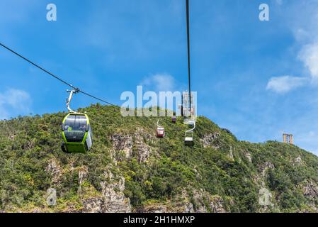 Langkawi, Malaysia - 30. November 2019: Die Langkawi Seilbahn, auch bekannt als Langkawi SkyCab, ist eine der Hauptattraktionen auf Langkawi Island, KED Stockfoto