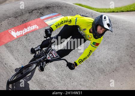 Lissabon, Portugal. Oktober 2021. Joao Fidalgo aus Portugal bei den Red Bull UCI Pump Track World Championships im Parque das Nacoes in Lissabon in Aktion. Kredit: SOPA Images Limited/Alamy Live Nachrichten Stockfoto