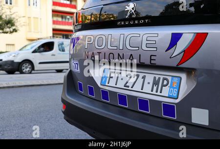 Menton, Frankreich. Oktober 2021. Menton, Frankreich - 18. Oktober 2021: Polizei Nationale kontrolliert Verkehrsgeschwindigkeit und Verkehrslärm. Law Enforcement, National, Polizei, Force, Mandoga Media Deutschland Kredit: dpa/Alamy Live News Stockfoto