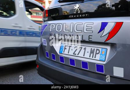 Menton, Frankreich. Oktober 2021. Menton, Frankreich - 18. Oktober 2021: Polizei Nationale kontrolliert Verkehrsgeschwindigkeit und Verkehrslärm. Law Enforcement, National, Polizei, Force, Mandoga Media Deutschland Kredit: dpa/Alamy Live News Stockfoto