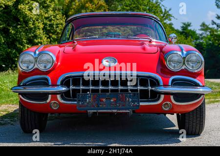 Oldtimer Chevrolet Corvette C1, Baujahr 1959, Hubraum 5700 ccm, V-8-Motor, Leistung 300 PS, Frontansicht Stockfoto