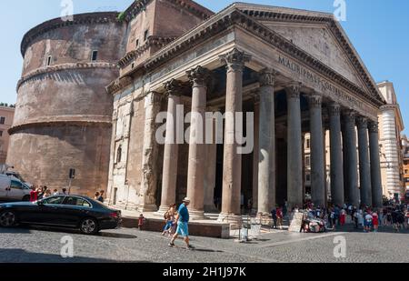 Rom, Italien, 3. AUGUST 2018. Ein Blick von der Pantheon, das die meisten bewahrt und einflußreiche Gebäude des antiken Rom. Es ist eine Römische Tempel dedic Stockfoto