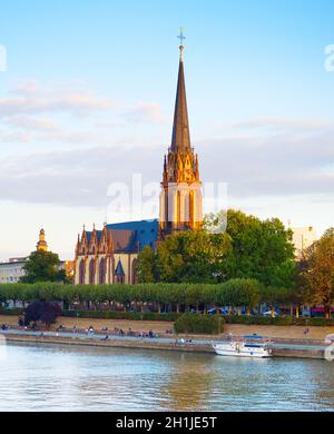 Die dreikönigskirche ist eine evangelische Kirche in Frankfurt, Deutschland Stockfoto