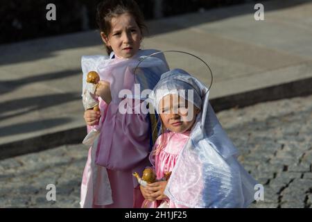 ABADIA, AMARES, PORTUGAL - 15. August 2017: traditionelle religiöse Prozession von Senhora da Abadia in Amares, Portugal Stockfoto