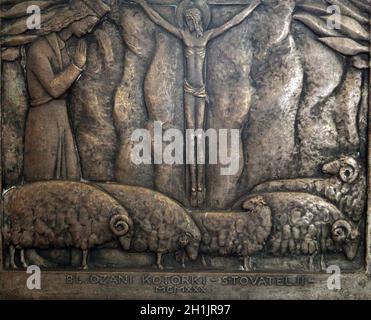 Die Türen der Kirche St. Maria, aus dem Leben des Seligen Osanna von Cattaro in Kotor, Montenegro Stockfoto