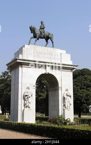 Edwards VII Rex Imperator Statue, südlichen Eingang der Victoria Memorial Hall, Kolkata, Indien Stockfoto