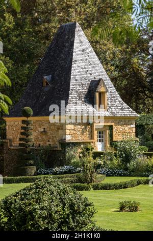 Eyrignac, Frankreich - 2. September 2018: Das malerische Jardins du Manoir d Eyrignac in der Dordogne. Frankreich Stockfoto
