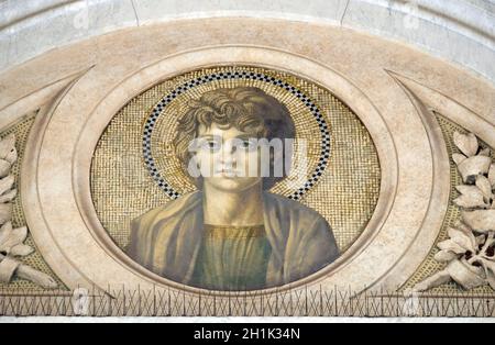 Johannes der Apostel, Mosaik in der Basilika Sankt Paul vor den Mauern, Rom, Italien Stockfoto