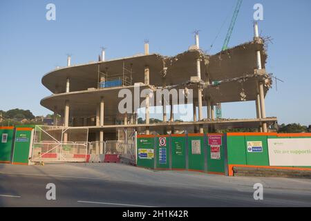 SHEFFIELD, GROSSBRITANNIEN, 17. September 2020: Abriss des sozialwissenschaftlichen Zentrums der universität sheffield von der A57, Whitham Road. In der Nähe des weston Parks Stockfoto