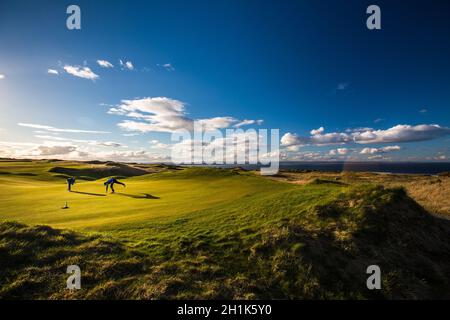 Golfer auf einem schönen Golfplatz in St. Andrews, Schottland Stockfoto