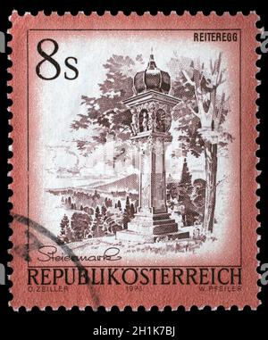 Stempel gedruckt in Österreich zeigt Reiteregg, aus der serie Ugregelung in Österreich", ca. 1973. Stockfoto