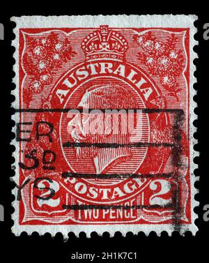 Stempel gedruckt in Australien zeigt ein Porträt des englischen Königs George V, ca. 1924. Stockfoto