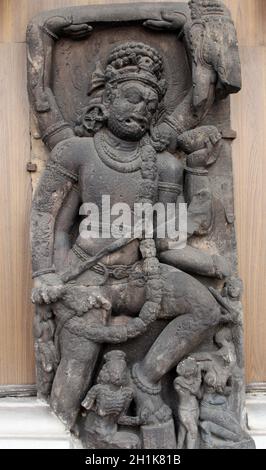 Gajasurasamhara, aus dem 10. Jahrhundert gefunden in Puri, Orissa jetzt im indischen Museum in Kalkutta ausgesetzt Stockfoto