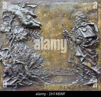 St. Jakobus der ältere, Detail an der Tür der Kirche von St. Jakobus der ältere in Porto Azzurro, Elba, Italien Stockfoto