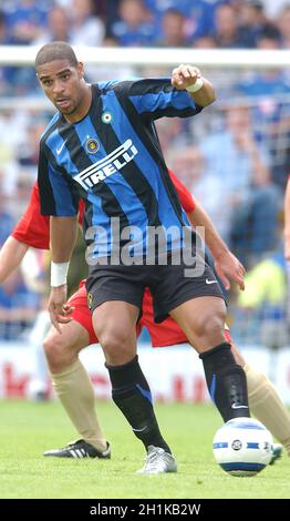 PORTSMOUTH V INTER MAILAND 31-07-05 ADRIANO PIC MIKE WALKER, 2005 Stockfoto