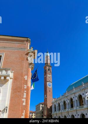 alten Glockenturm der Basilika Palladiana in Vicenza Stadt in Italien, die von den großen Architekten Andrea Palladio erbaut Stockfoto